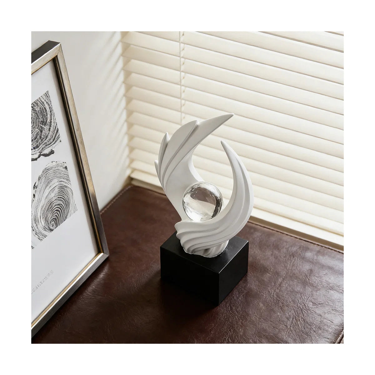 Artistic Decor Sculpture，Elegant Accent For Home & Office Spaces